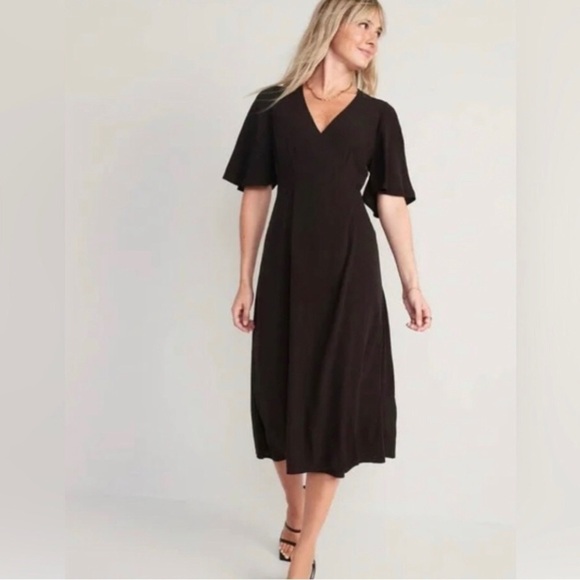 NWT! Black Waist-Defined Flutter-Sleeve Midi Wrap Dress - Multiple Sizes 💜 - Picture 1 of 8